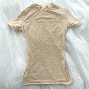 Skims fits everybody t shirt